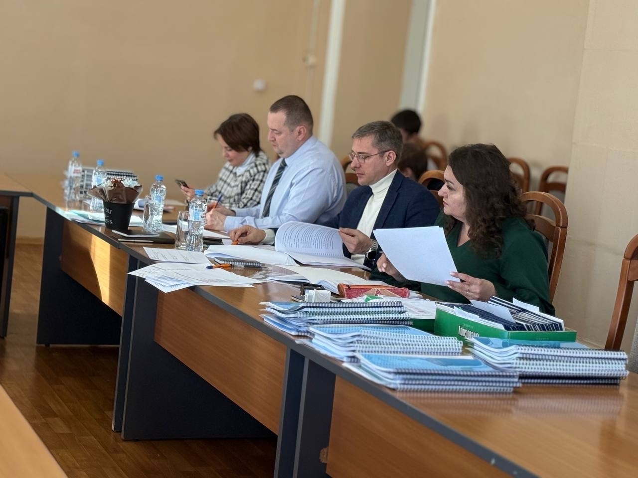 Поздравляем с успешной защитой правоохранителей!